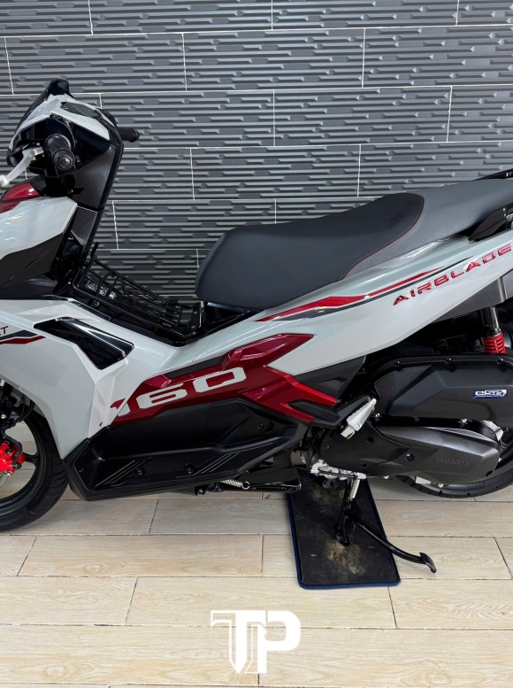 AB 160 abs mới mua 3 ngày bs 165.56 .