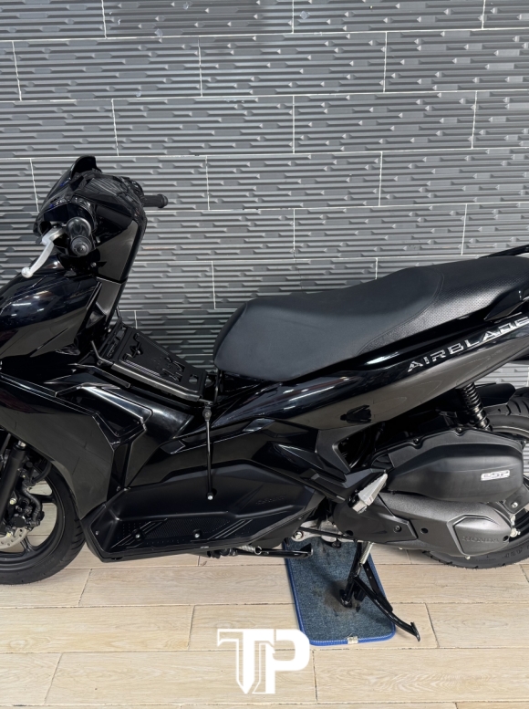 Honda AB125 date 2021 Đen Bóng 