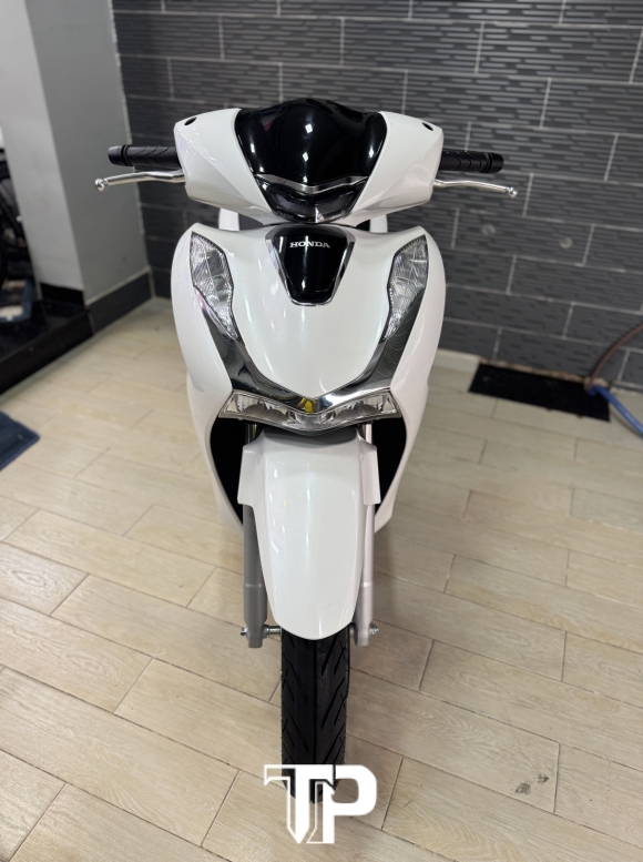 Honda SH125 date 2025 Trắng siêu keng 600 cây 