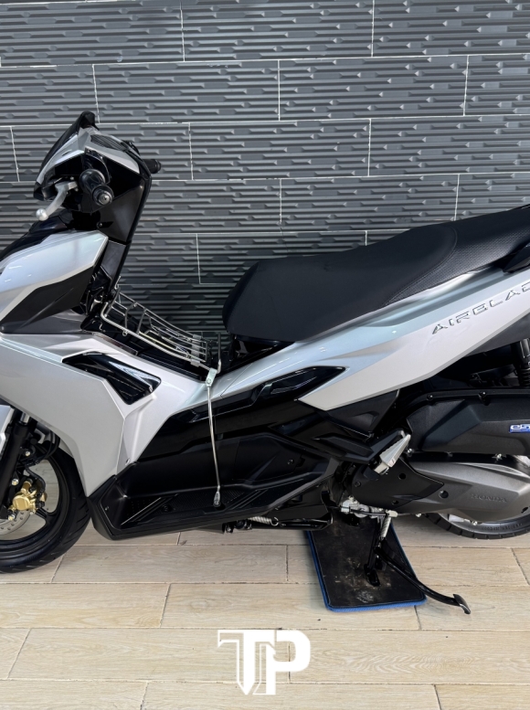 Honda AB 160 date 2022 Bạc Đen Bstp