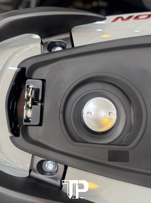 Vision 2026 New Bánh lớn Xám xi măng