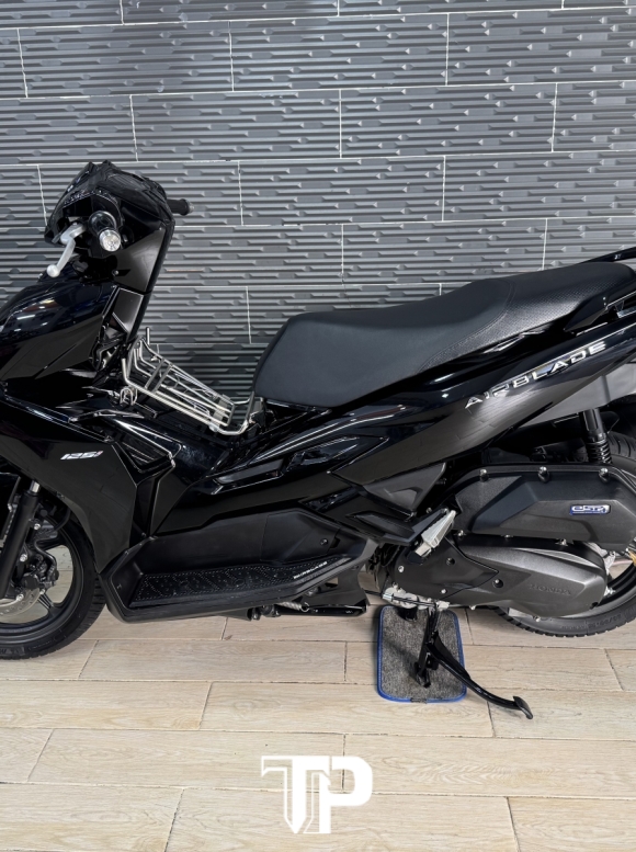 Honda AB125 date 2024 Đen Bóng Bstp