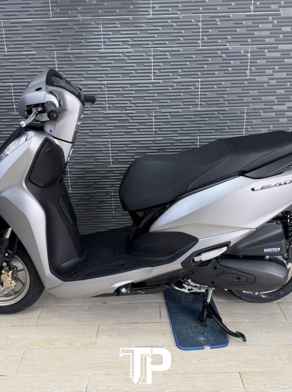 Honda Lead 125 Bạc Nhám 2026 New