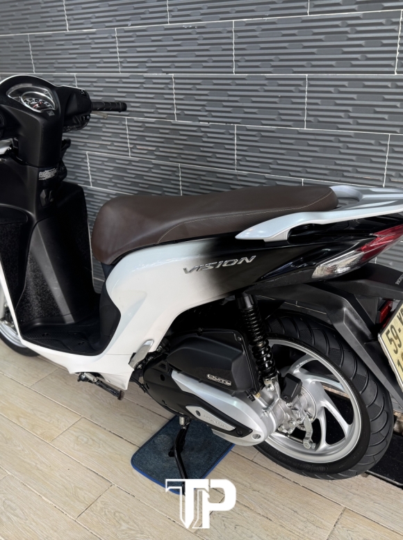 Honda Vision 2024 Trắng Đen Bstp
