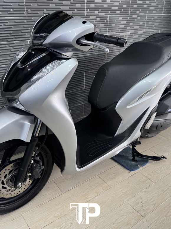 Honda SH160 date 2023 Bạc Porsche Bs Sài Gòn