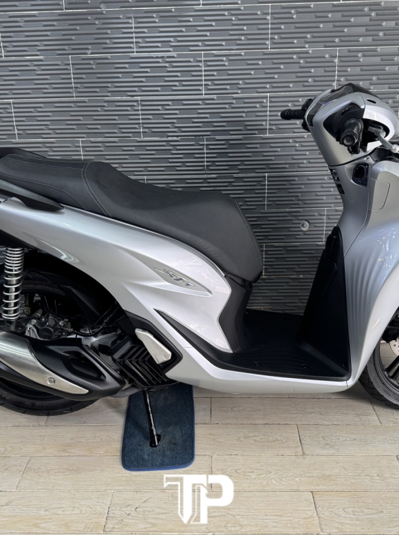 Honda SH160 date 2023 Bạc Porsche Bs Sài Gòn