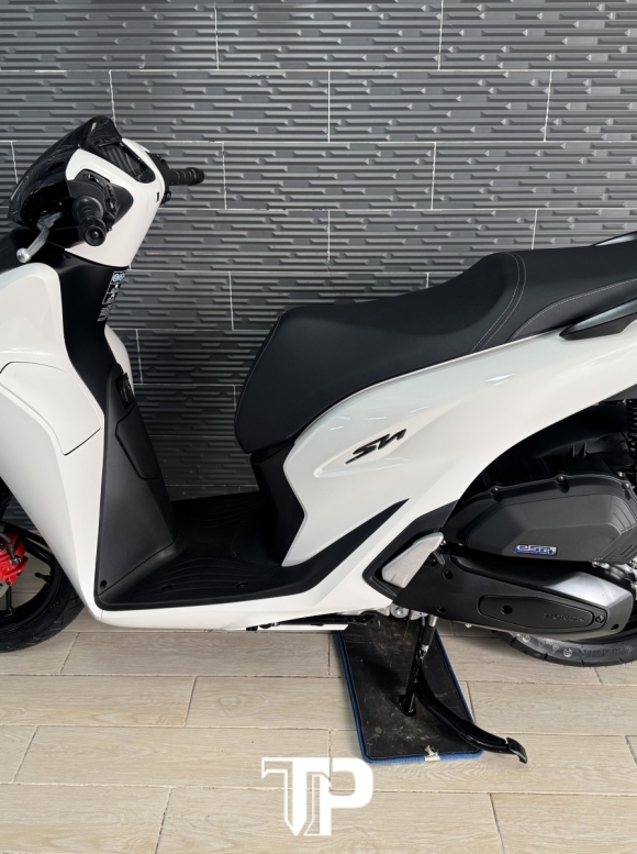Honda SH125 ABS 2026 Trắng Đen Sporty 