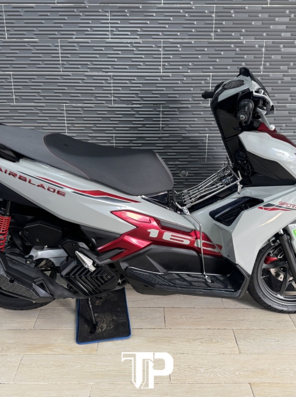 Honda AB160 date 2025 Xám Xi măng 