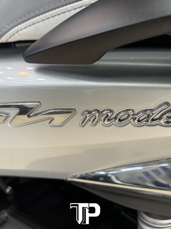 Honda SH Mode 2026 Bạc Đen Porsche