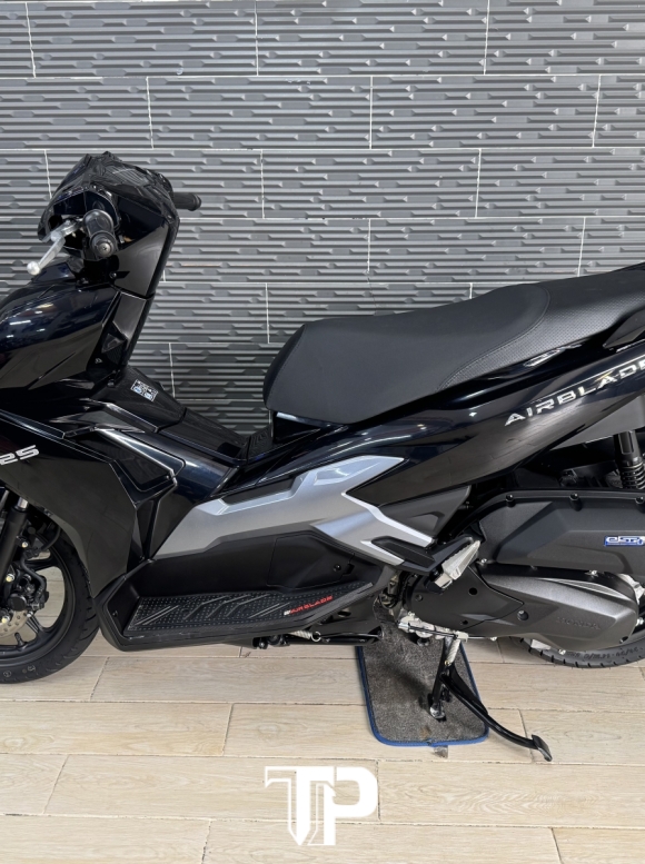 Honda AB125 date 2025 Đen Bóng Bstp