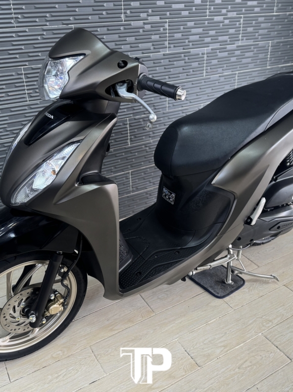 Honda Vision 2025 Màu Cánh Dán mâm đồng