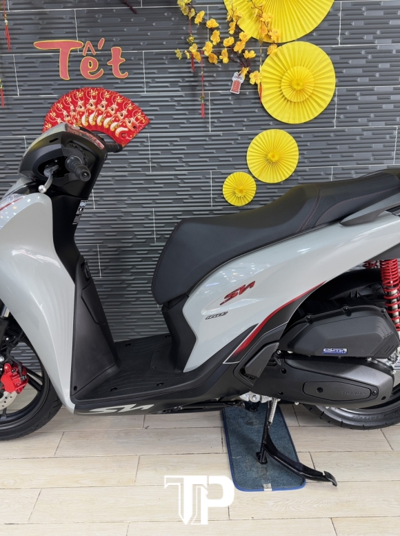 Honda SH160 date 2025 Xám Xi Măng 700 Klm