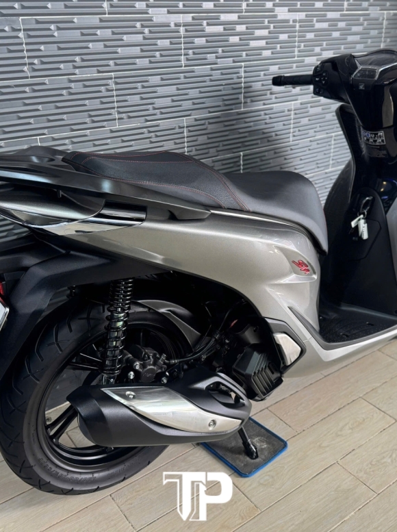 SH 125 abs xám titan bstp