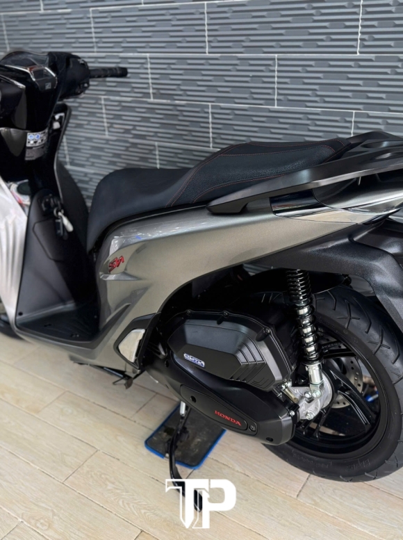 SH 125 abs xám titan bstp