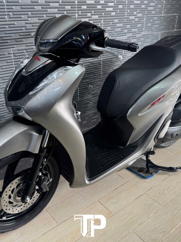 SH 125 abs xám titan bstp