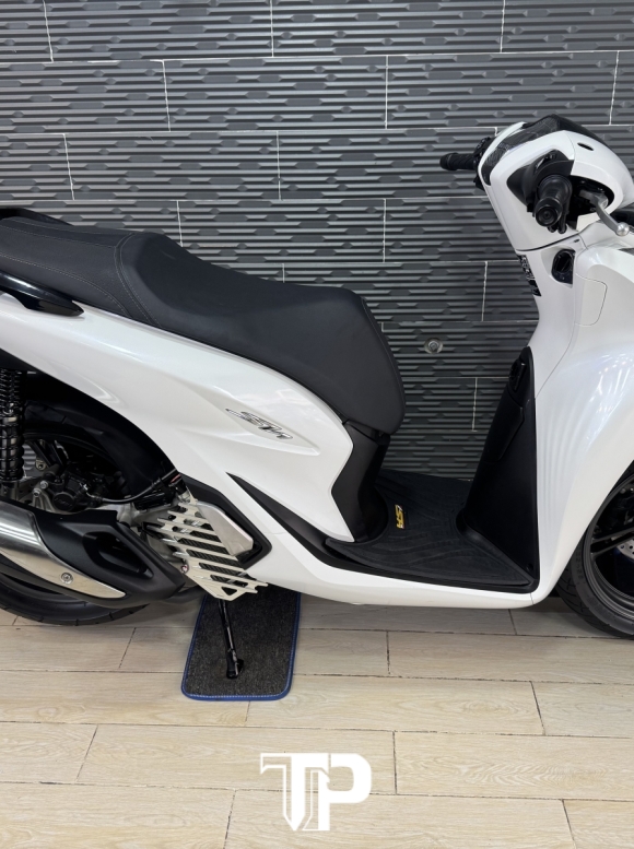 Honda SH125 Mẫu 2023 Trắng Đen Sporty Bs 22022