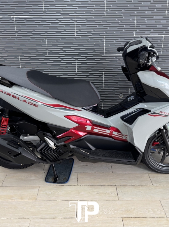 Honda AB125 date 2025 Xám xi măng 160 cây bstp