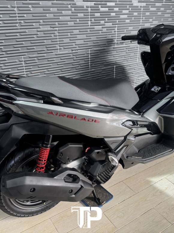 Honda AB125 date 2025 xám Lamboghini 