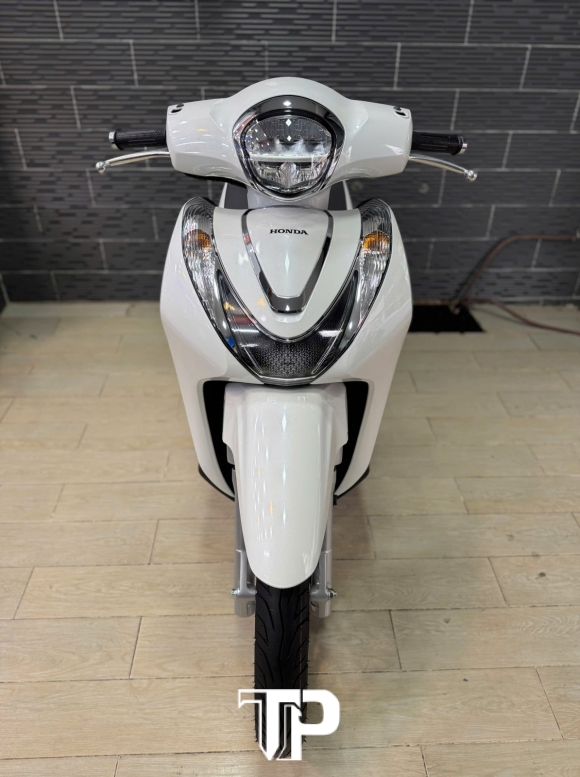 Honda SH Mode 2024 Trắng Bs Sài Gòn
