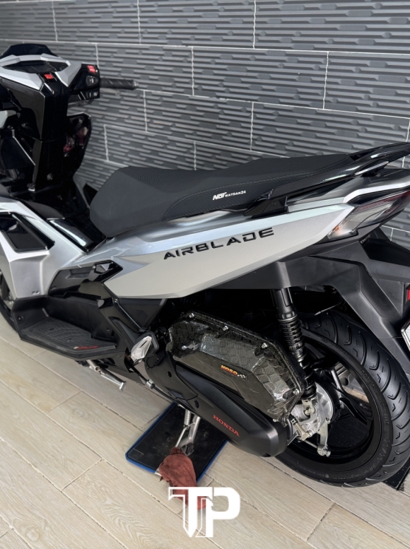 Honda Air Blade 160 date 2024 Bạc Đen Sporty Bstp