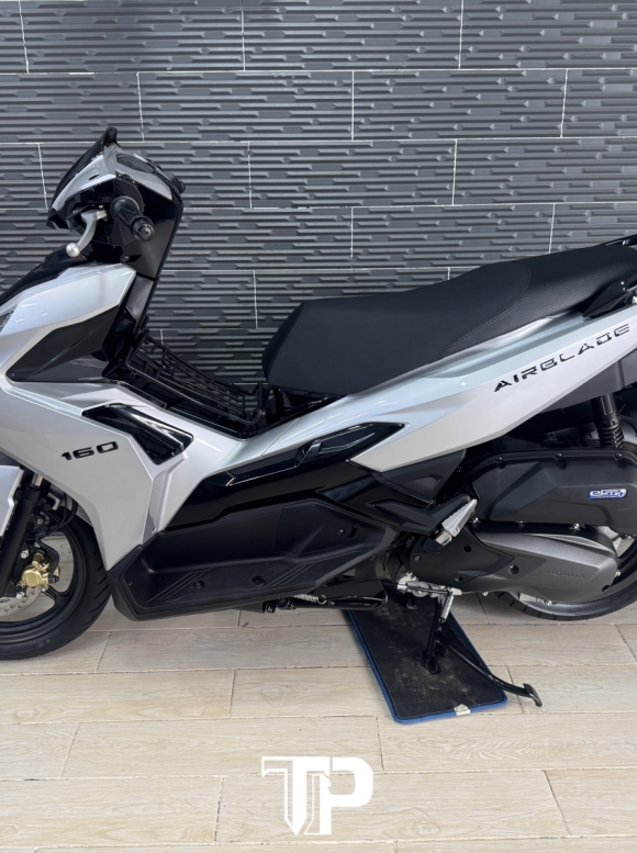 Honda AB160 date 2022 Bạc Porsche Bs Sài Gòn