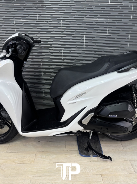 Honda SH125 date 2023 Trắng Đen Panda Sporty