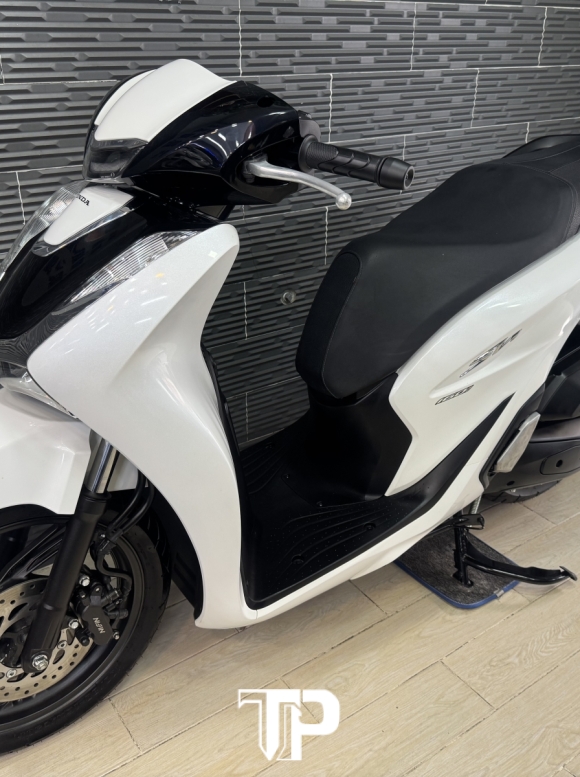 Honda SH125 date 2023 Trắng Đen Panda Sporty