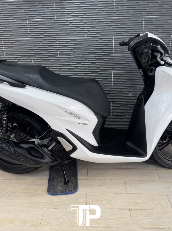 Honda SH125 date 2023 Trắng Đen Panda Sporty
