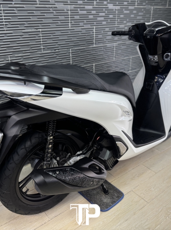 Honda SH125 date 2023 Trắng Đen Panda Sporty