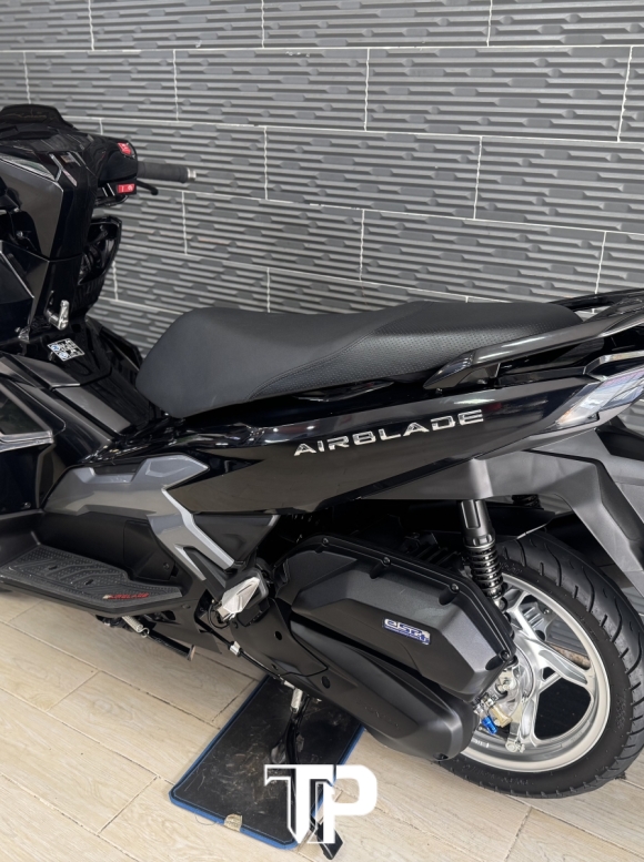Honda AB125 date 2025 - 4val Đen Bóng Bstp