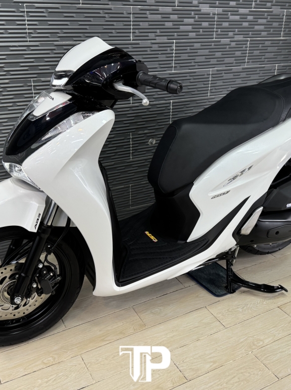 Honda SH160 date 2023 Trắng Panda Sporty Bstp