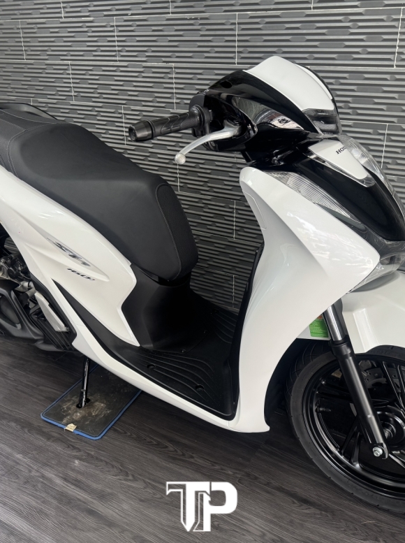 Honda SH160 date 2025 Trắng Đen Sporty 
