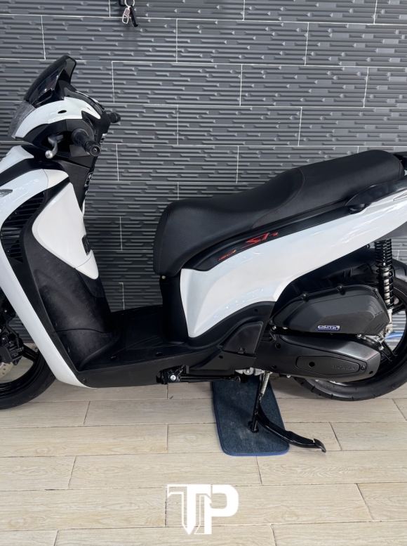 Honda SH150 abs 2021 Úp Ý Trắng Sporty